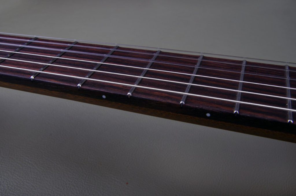 Классическая гитара из волнистого клена