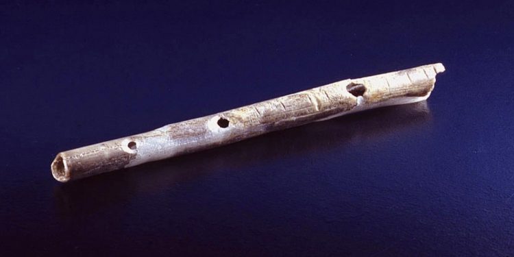 самый древний музыкальный инструмент